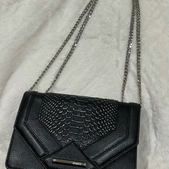 NWOT Mimco trinity clutch - black snake emboss - Picture 5 of 10